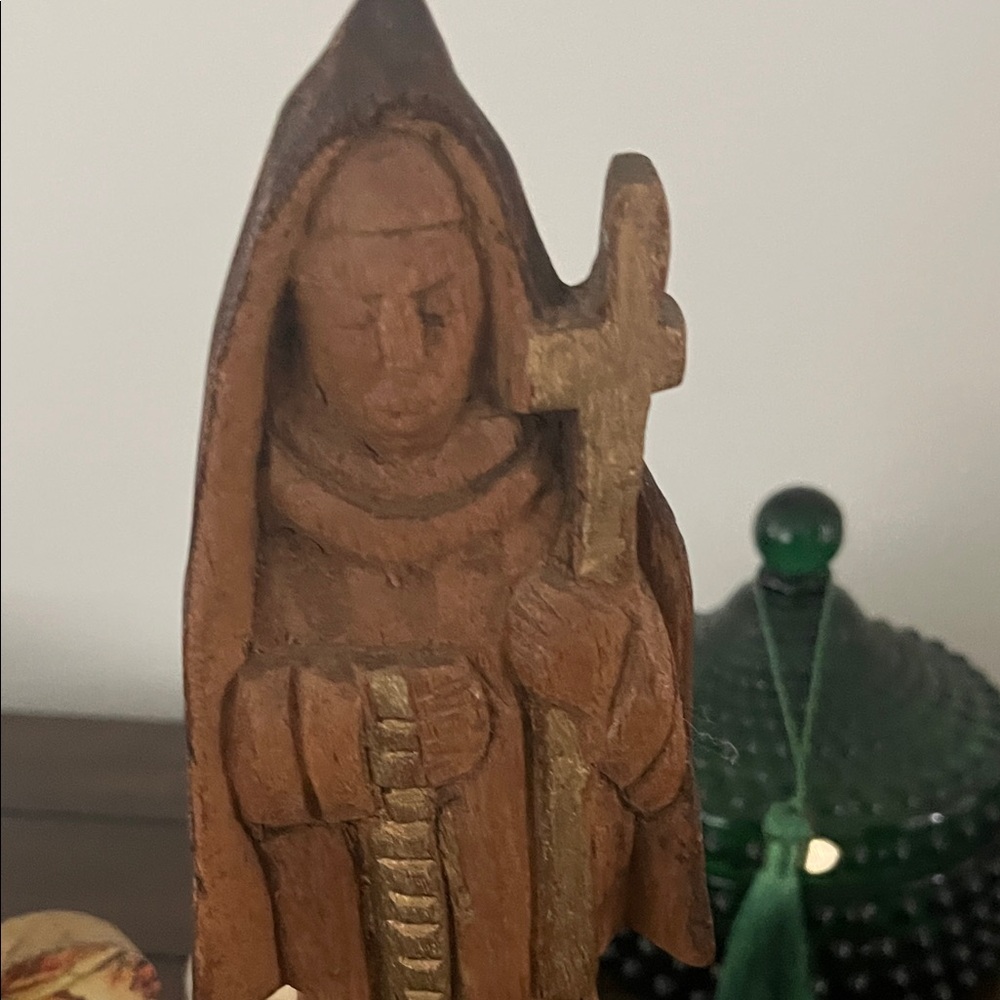 Vintage / Antique Handcarved Hardwood Ecuadorian with Golden Rosary & Cross - Picture 7 of 12